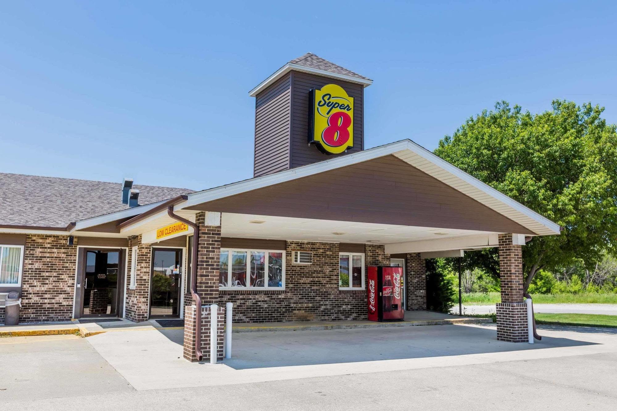 Hotel Super 8 By Wyndham Adair Ia Exterior foto